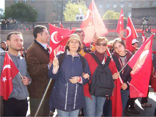 14 Nisan 2007 gn Ankara Tandoanda gerekletirilen Cumhuriyet Mitingine ubemizi temsilen katldk. Byk cokuyla ve katlmla Atatrk lke ve nklaplarna ballmz bir kez daha gsterdik. 